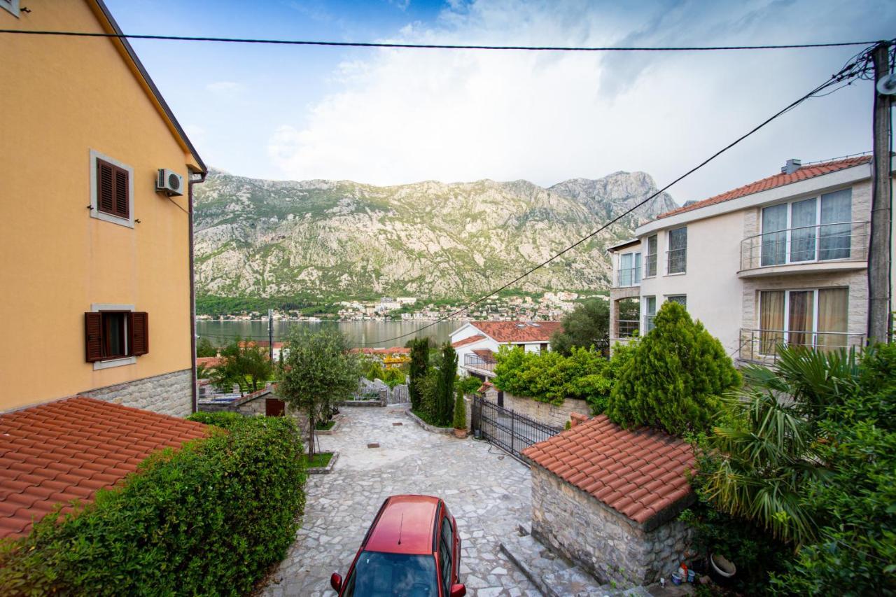 Mejic Apartments Cattaro Esterno foto