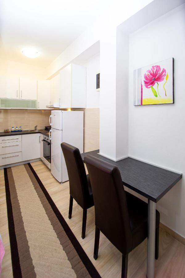 Mejic Apartments Cattaro Esterno foto