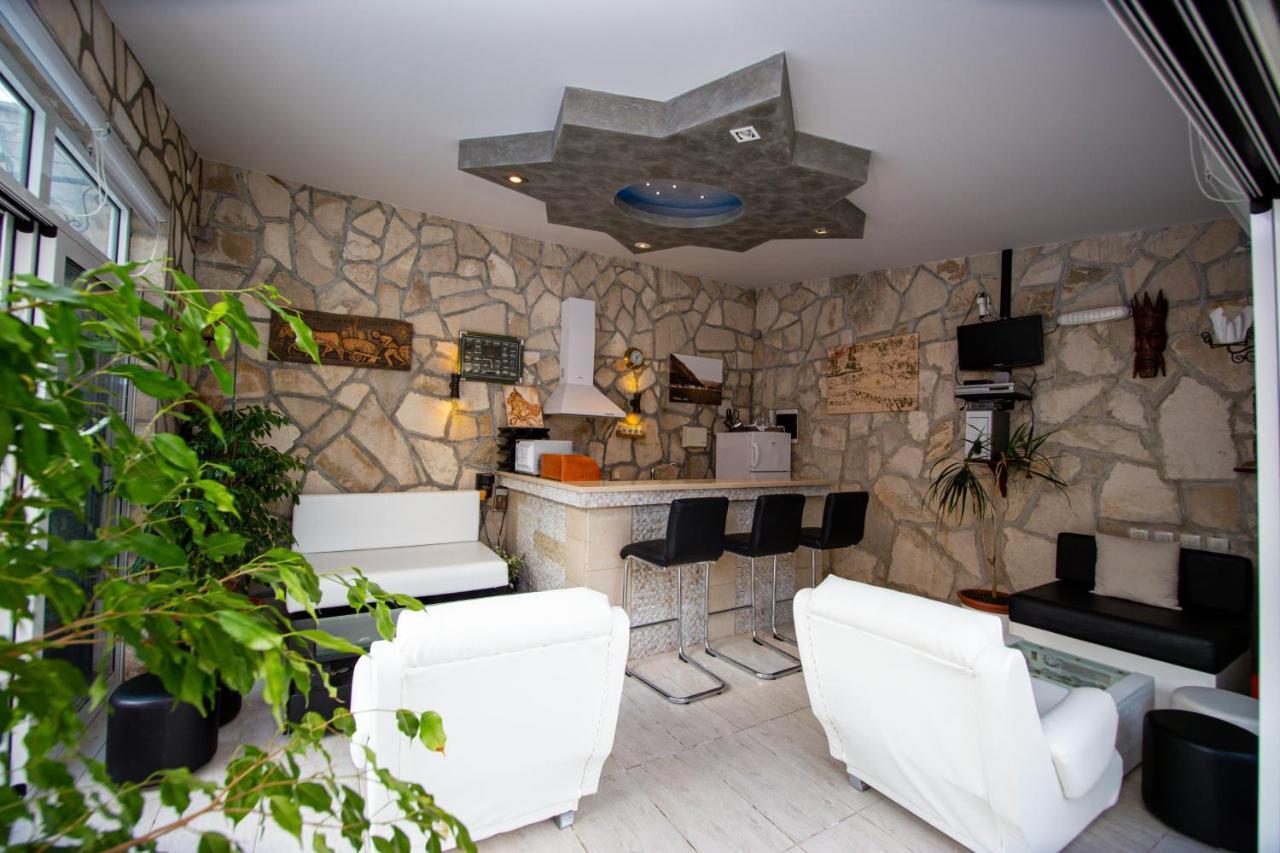 Mejic Apartments Cattaro Esterno foto