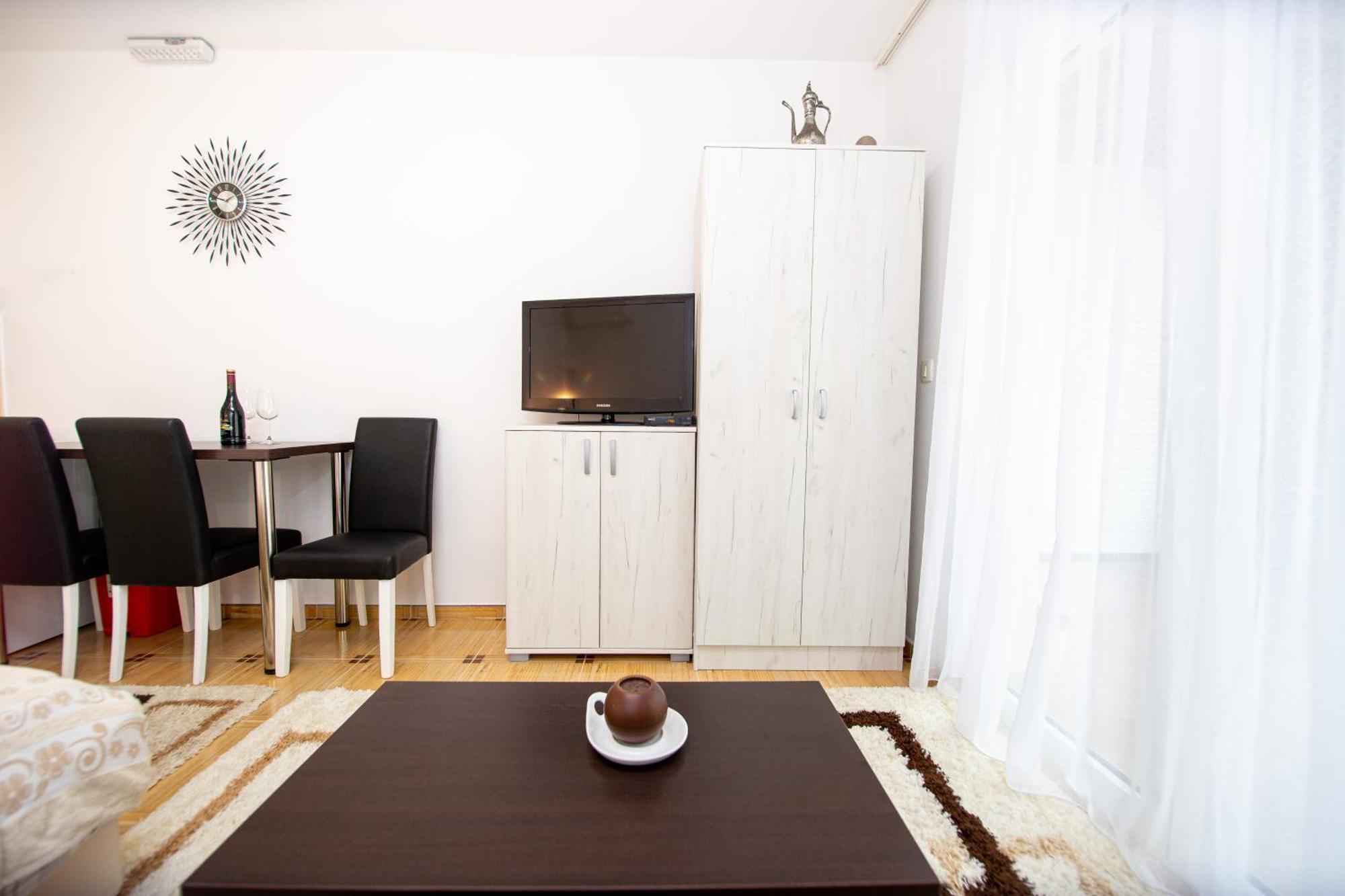 Mejic Apartments Cattaro Esterno foto