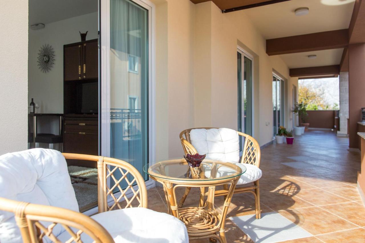 Mejic Apartments Cattaro Esterno foto