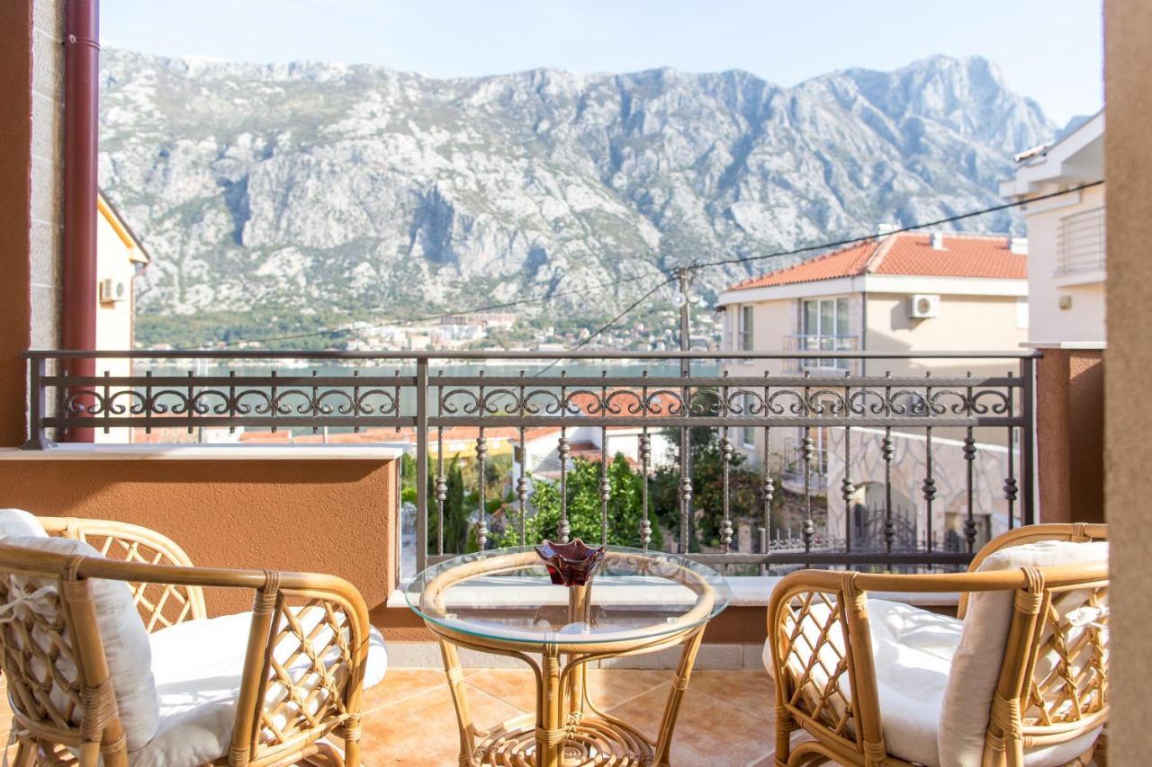 Mejic Apartments Cattaro Esterno foto